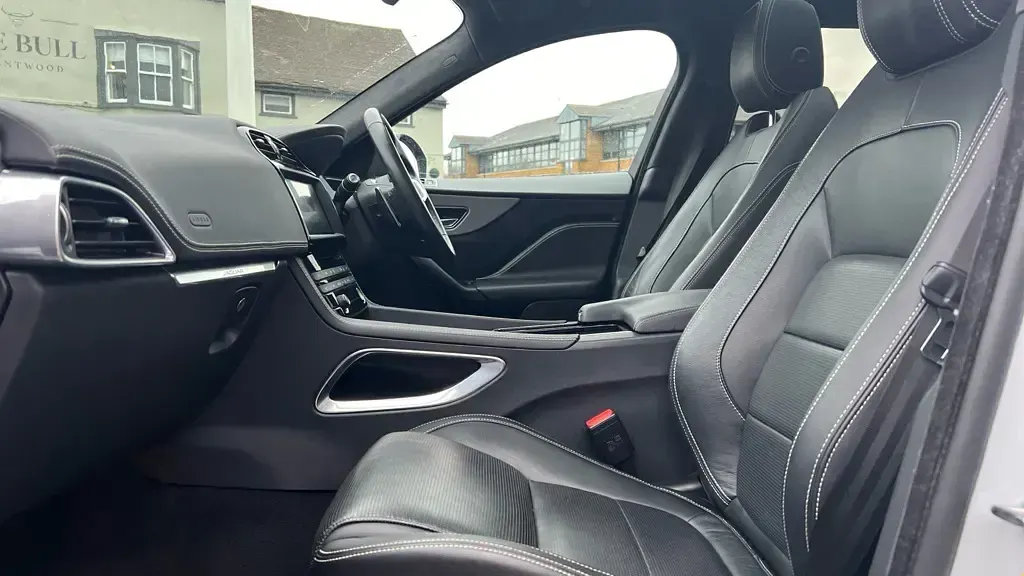 Used Jaguar F-Pace Chequered Flag 177 HP (130 kW) 2020 White SUV
