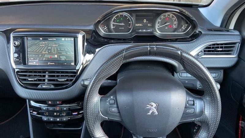 Used Peugeot 2008 GT-line 129 HP (94 kW) 2019 White SUV