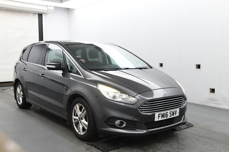 Grey Used 2016 Ford S-MAX Titanium MPV | £7,795 (Good price) - Image 1/4