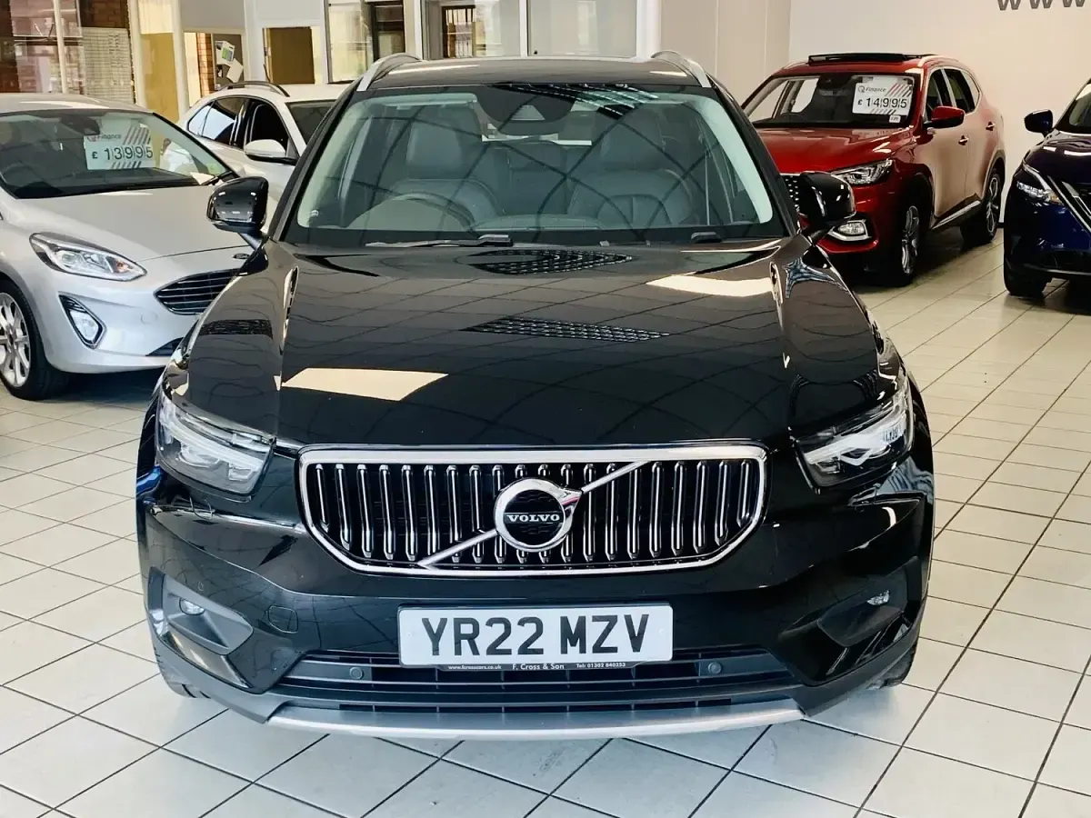 Used Volvo XC40 Inscription 163 HP (119 kW) 2022 Black SUV