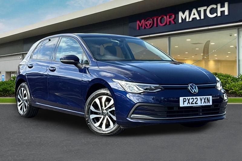 Begagnad VW Golf VIII Active 110 HK (80 kW) 2021 Blå Halvkombi