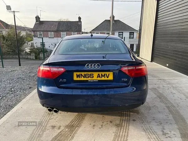 Begagnad Audi A5 2016 Blå Sportkupé
