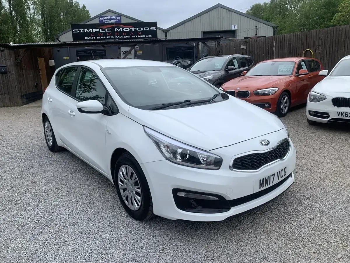 Używany Kia Ceed 2017 Biały Hatchback