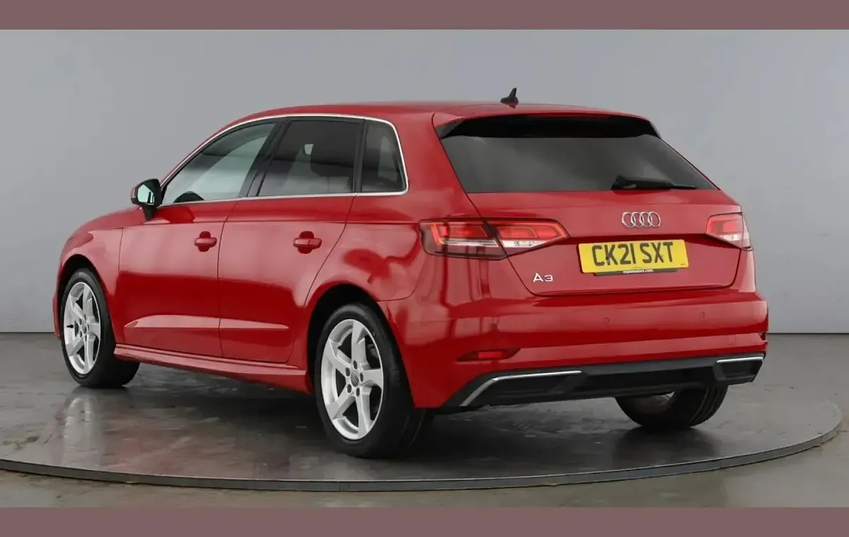 Used Audi A3 e-tron Advanced 200 HP (147 kW) 2021 Red Hatchback