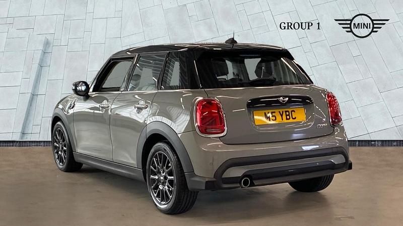 Begagnad Mini Cooper Classic 134 HK (98 kW) 2022 Grå Halvkombi