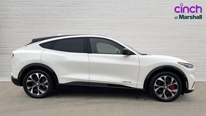 Used Ford Mustang Mach-E Standard Range 197 kW (269 HP) 2022 White SUV