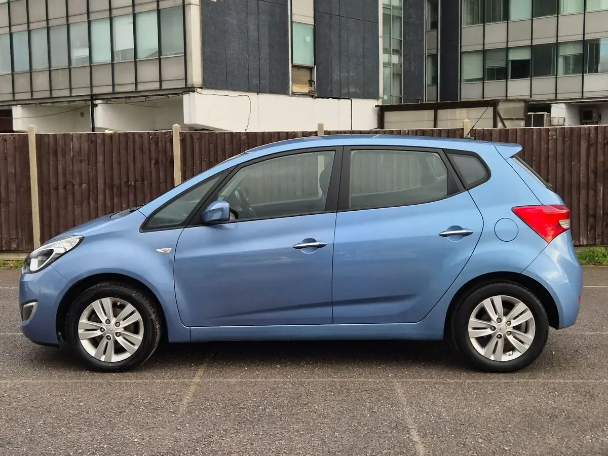 Used Hyundai ix20 Active 125 HP (91 kW) 2014 Blue Hatchback