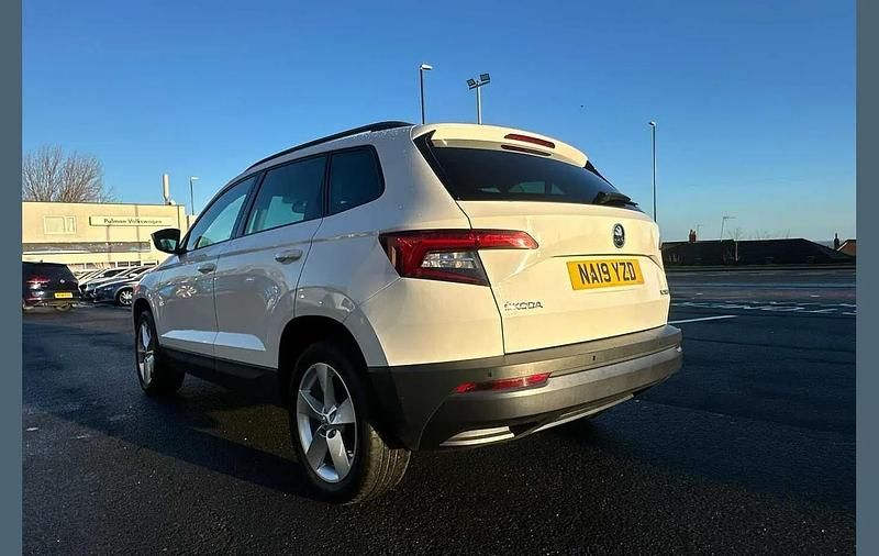 Used Skoda Karoq SE 116 HP (85 kW) 2019 Candy white SUV