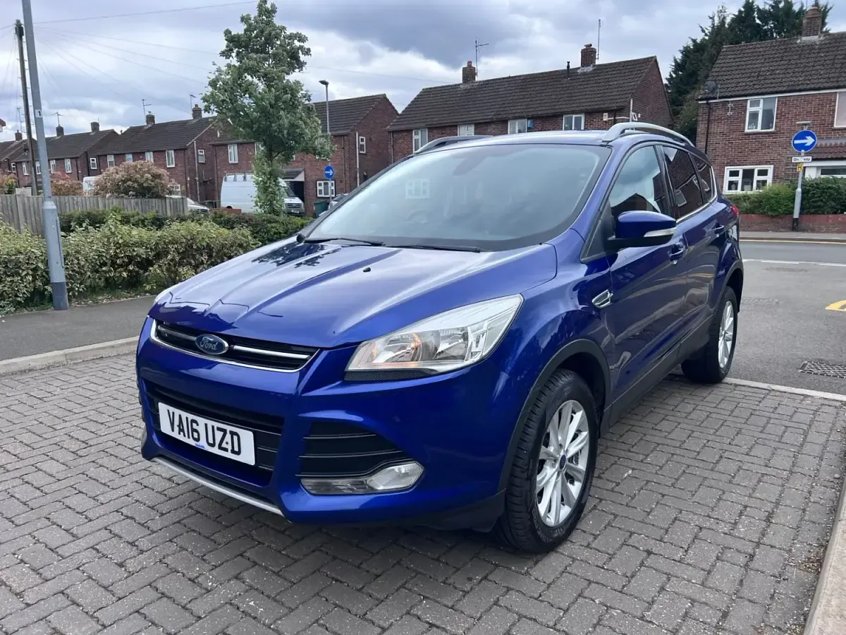 Używany Ford Kuga Titanium 180 KM (132 kW) 2016 Niebieski SUV