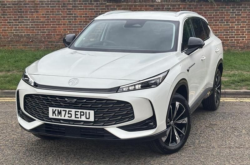 White New 2025 MG HS SE SUV | £23,999 (Fair price) - Image 1/4