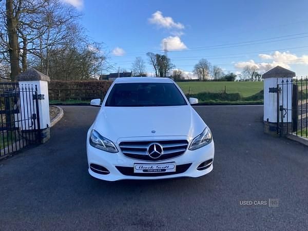 Begagnad Mercedes E220 SE 2015 Vit Sedan