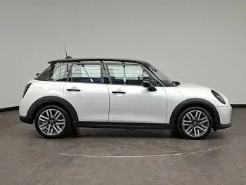 Used Mini Cooper Classic 114 kW (156 HP) 2025 White Hatchback