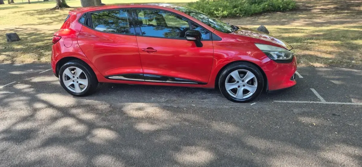 Used Renault Clio Dynamique 2014 Red Hatchback