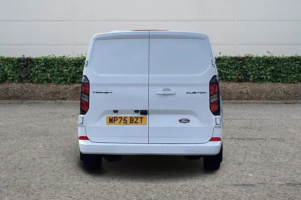 Used Ford Transit Custom Limited 136 HP (100 kW) 2025 White Van