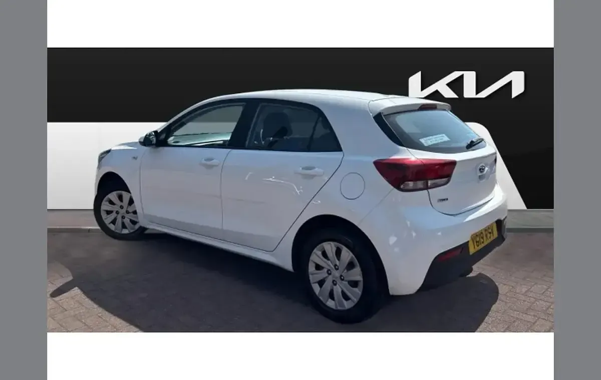 Used Kia Rio 83 HP (61 kW) 2019 White Hatchback