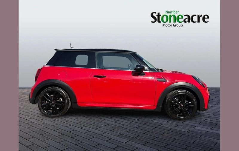 Used Mini Cooper Sport 134 HP (98 kW) 2023 Red Hatchback
