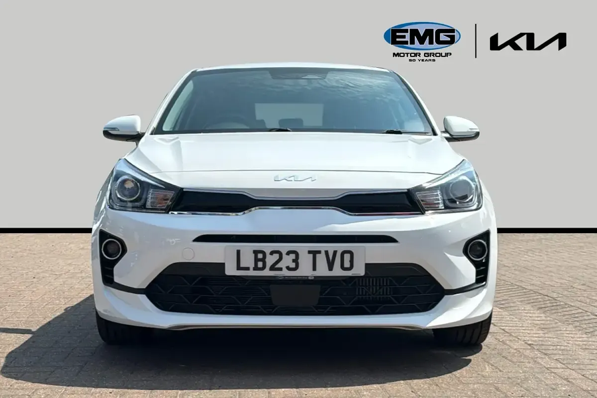 Used Kia Rio 118 HP (86 kW) 2023 White Hatchback