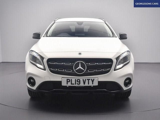 Used Mercedes GLA180 Urban 122 HP (89 kW) 2019 White SUV