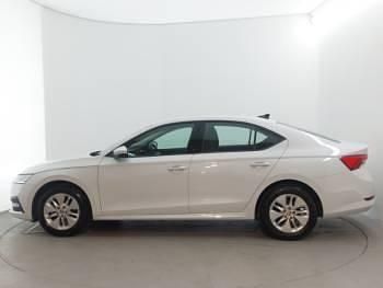 Used Skoda Octavia SE Technology 110 HP (80 kW) 2023 White Hatchback