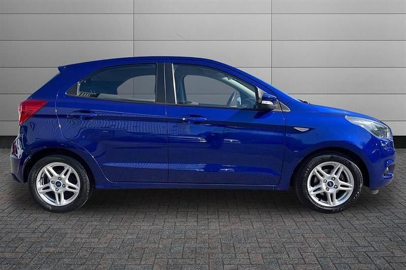 Used Ford Ka Plus Zetec 70 HP (51 kW) 2017 Blue Hatchback