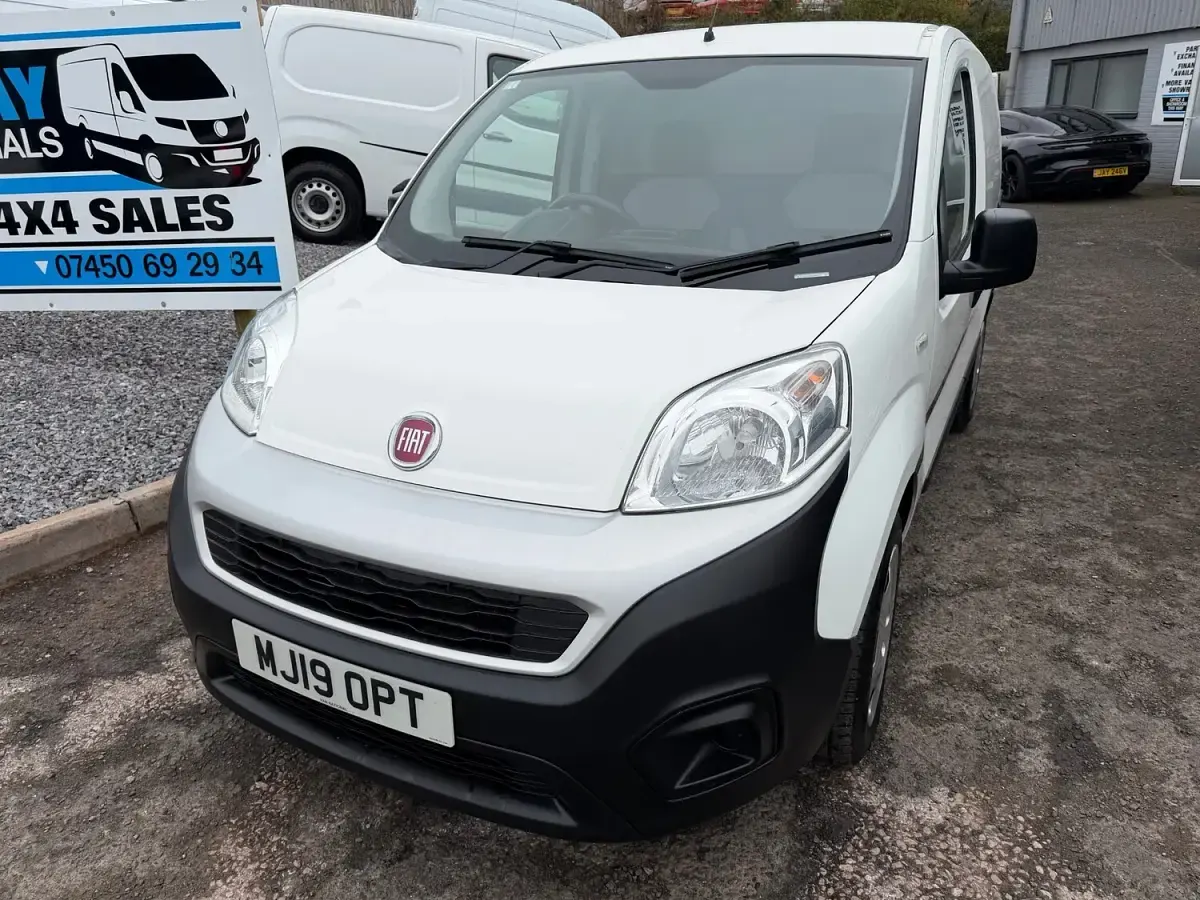 Usado Fiat Fiorino 80 HP (58 kW) 2019 Branco Monovolume