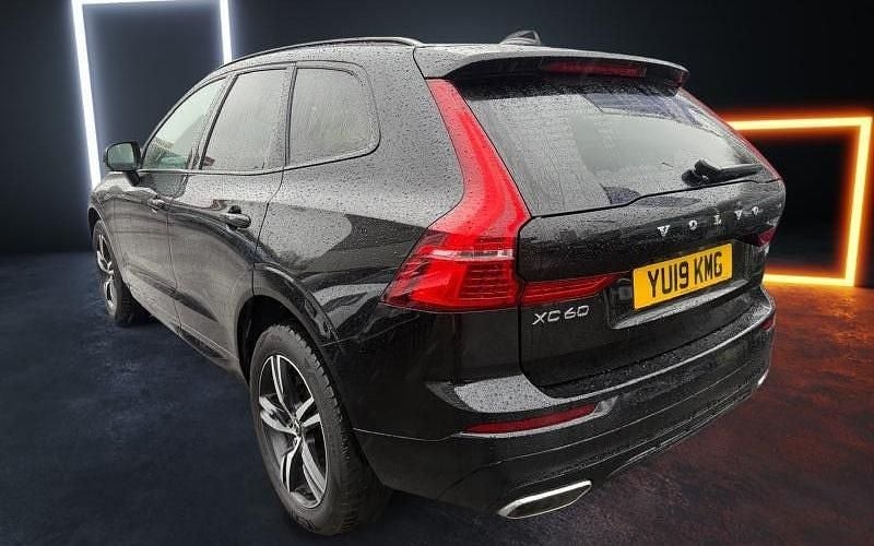 Used Volvo XC60 R-Design 250 HP (183 kW) 2019 Black SUV
