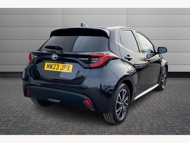 Used Toyota Yaris Hybrid Design 116 HP (85 kW) 2023 Black Hatchback