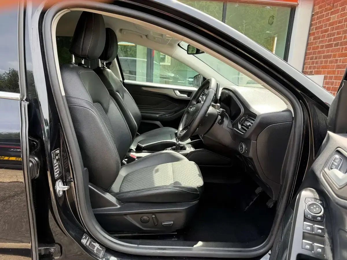 Used Ford Focus Titanium X 120 HP (88 kW) 2020 Black Estate