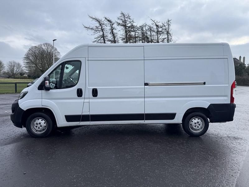 Used Peugeot Boxer Premium 140 HP (102 kW) 2023 White Van
