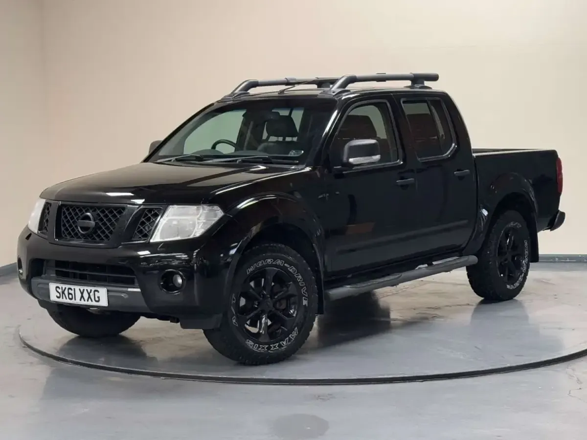 Second-hand Nissan Navara Tekna 2011 Negru Pickup