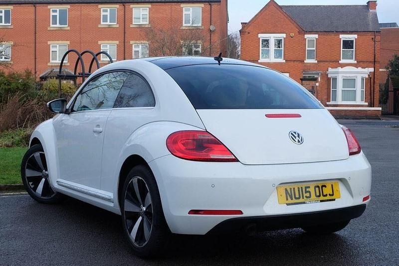 Used VW Beetle Design 105 HP (77 kW) 2015 White Hatchback