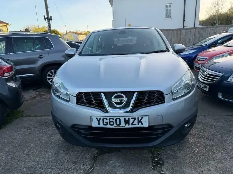Used Nissan Qashqai Acenta 104 HP (76 kW) 2010 Silver SUV