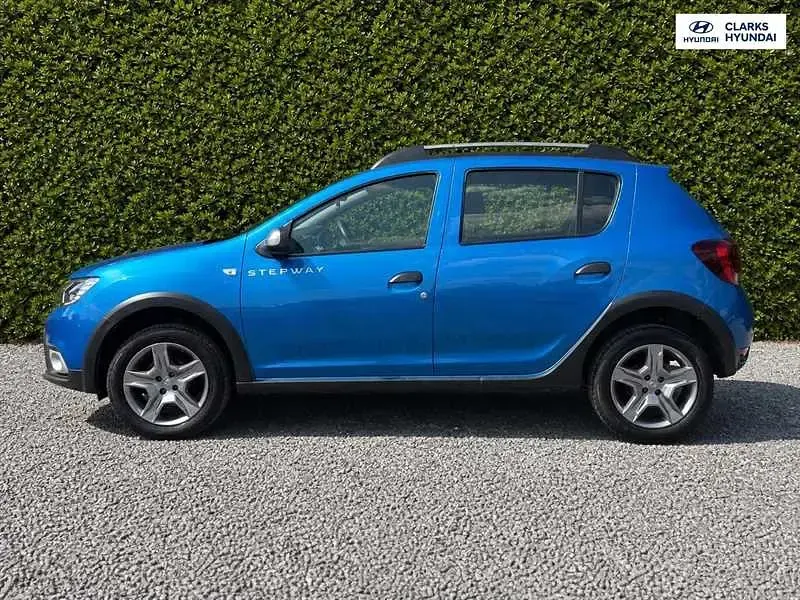 Used Dacia Sandero Lauréate 90 HP (66 kW) 2017 Blue Hatchback