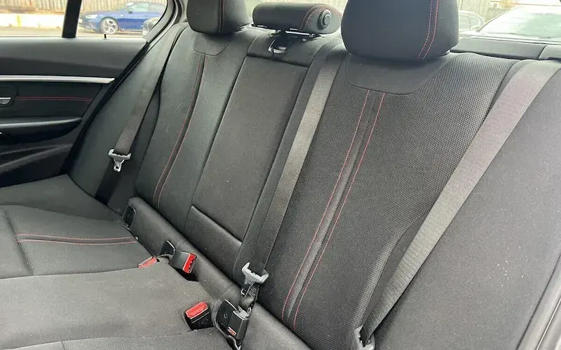Used BMW 320 Sport Line 190 HP (139 kW) 2018 Silver Sedan