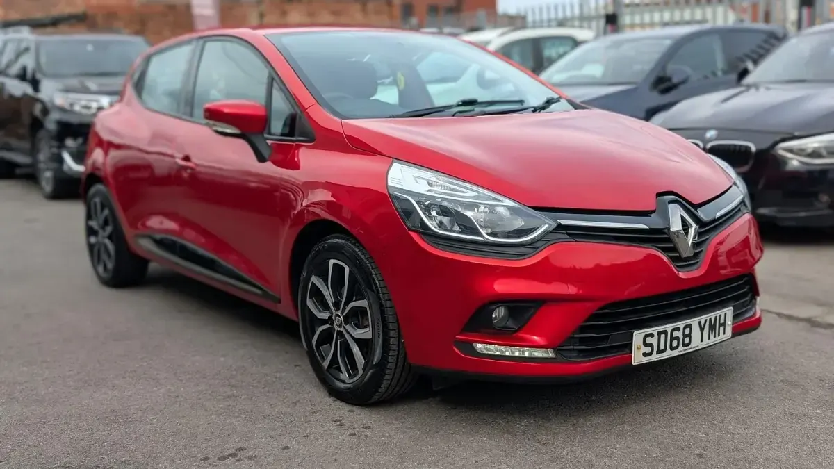 Used Renault Clio Play 2018 Red Hatchback