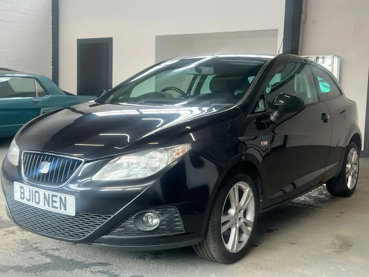 Usado Seat Ibiza Sport 85 HP (62 kW) 2010 Preto Citadino