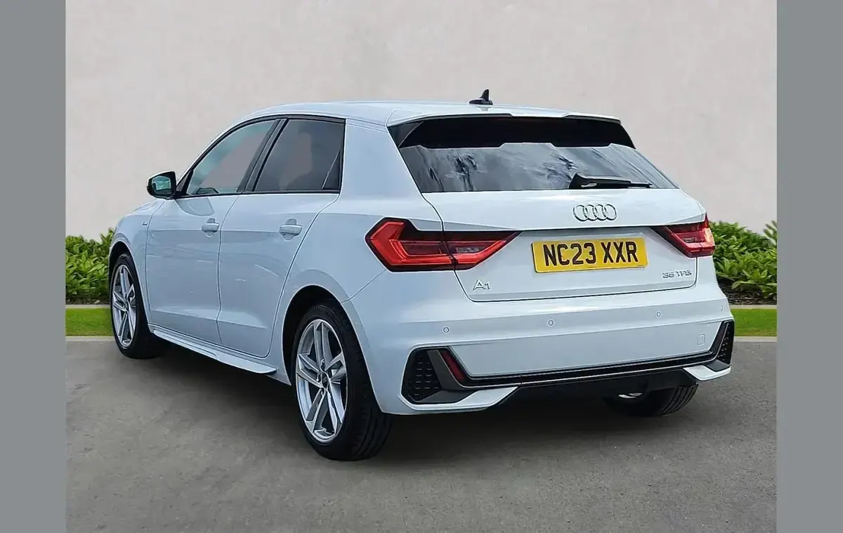 Used Audi A1 S-Line 150 HP (110 kW) 2023 White SUV