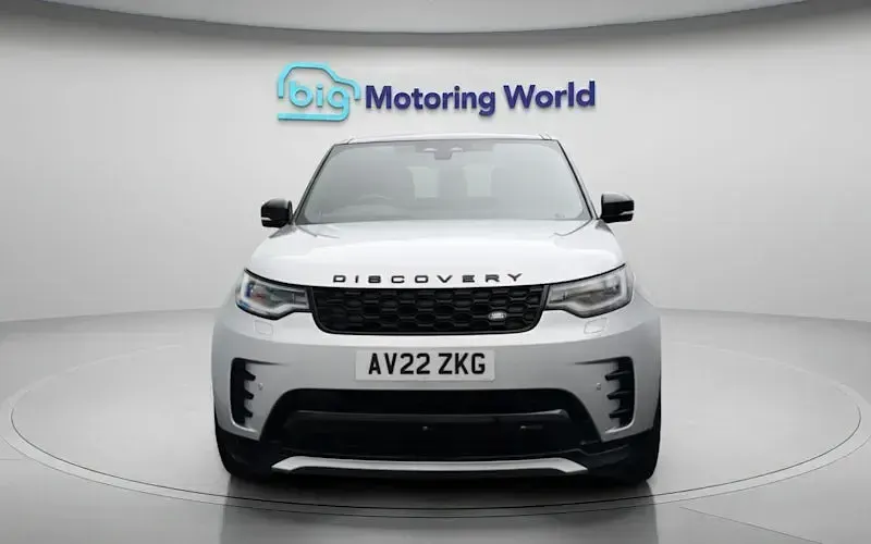 Used Land Rover Discovery 5 SE Dynamic 300 HP (220 kW) 2022 Silver SUV