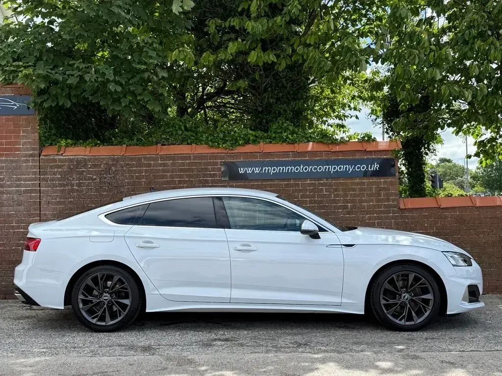 Used Audi A5 Sportback Sport 163 HP (119 kW) 2021 White Hatchback