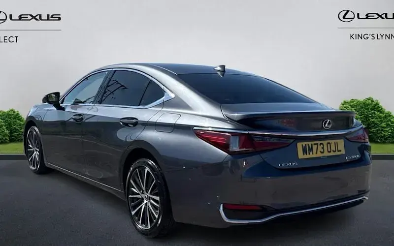 Used Lexus ES300H 218 HP (160 kW) 2021 Sedan