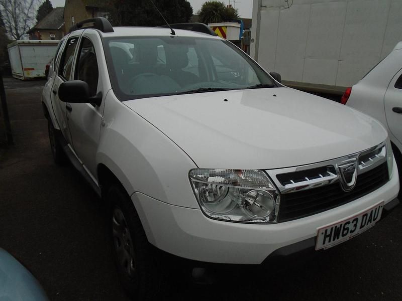 Used Dacia Duster 2013 White Hatchback
