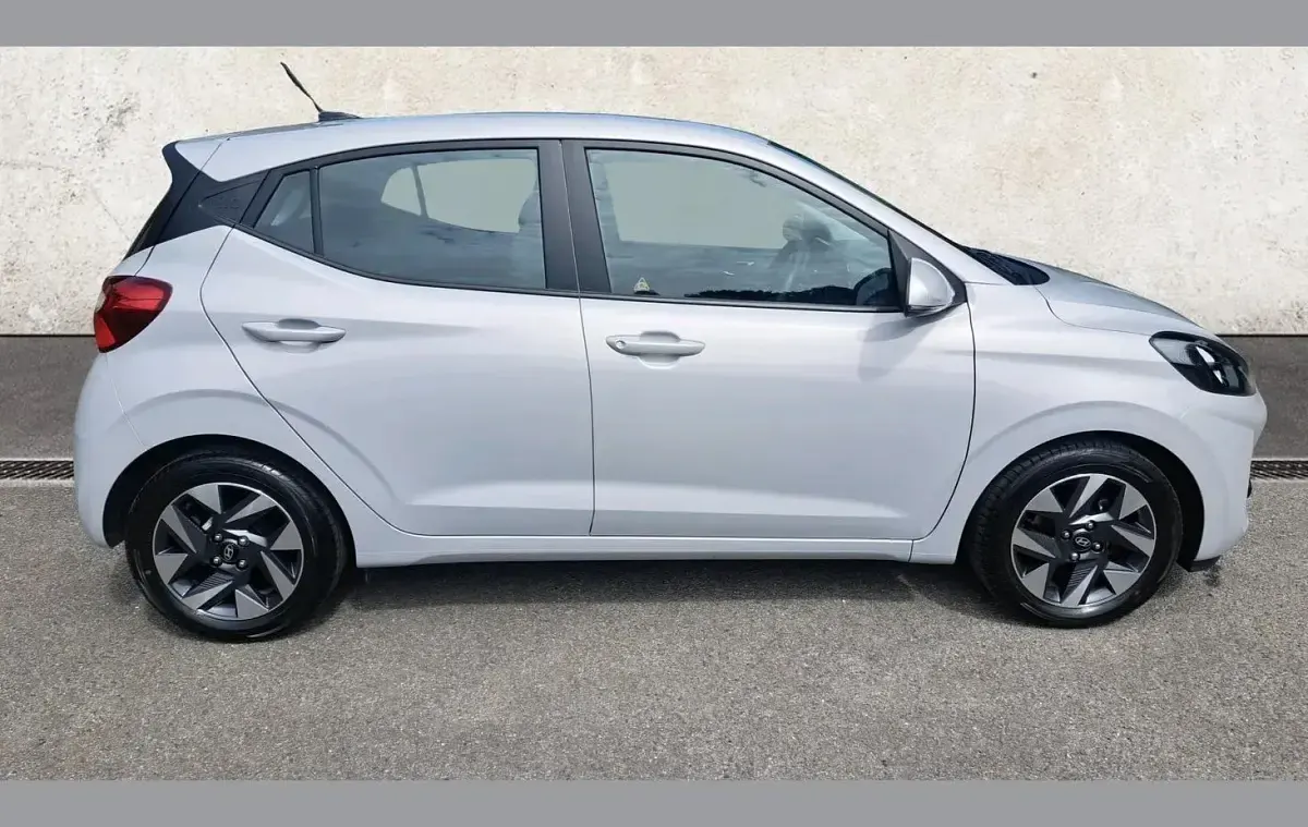 Used Hyundai i10 Advanced 61 HP (44 kW) 2025 Grey Hatchback