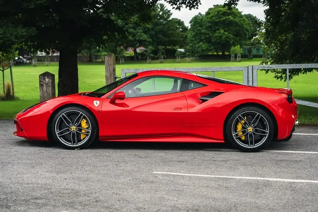 Used Ferrari 488 670 HP (492 kW) 2017 Red Coupe