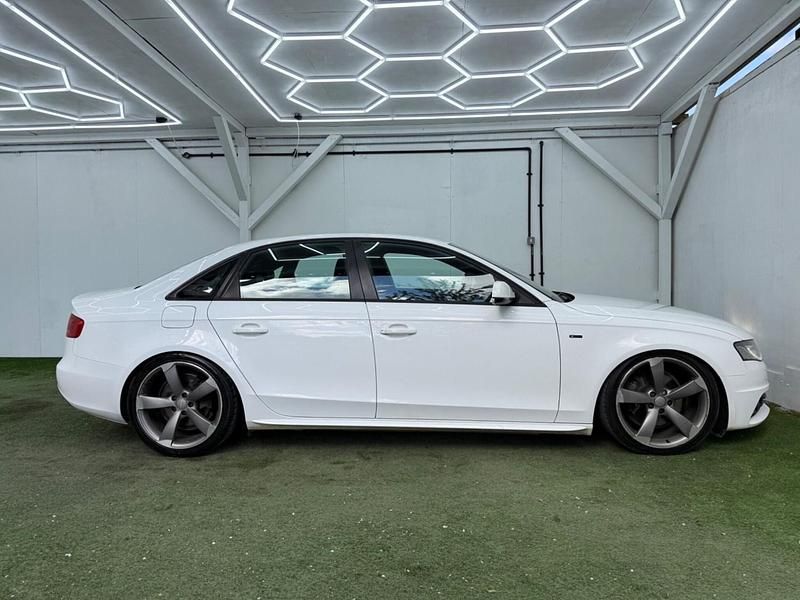 Used Audi A4 Black Edition 143 HP (105 kW) 2011 White Sedan