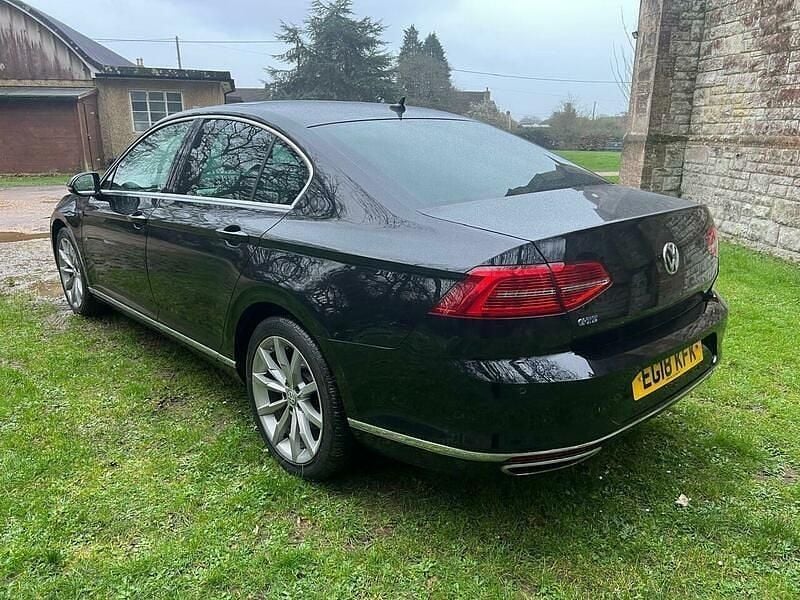 Usado VW Passat Advance 218 HP (160 kW) 2018 Preto Sedan