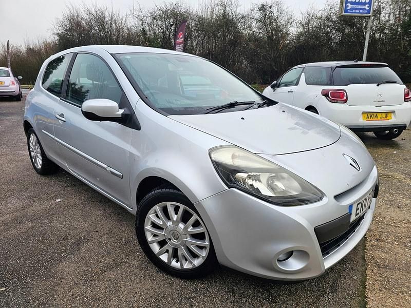 Used Renault Clio II Dynamique 75 HP (55 kW) 2011 Silver Hatchback