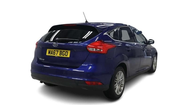 Used Ford Focus Zetec 120 HP (88 kW) 2017 Blue Hatchback