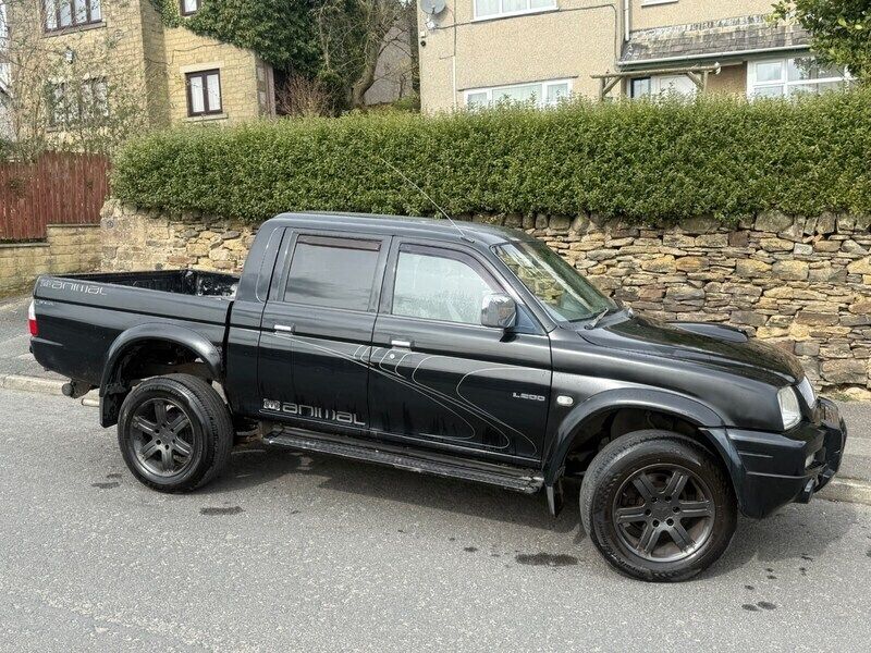 Black Used 2005 Mitsubishi L200 Pickup | £1,895 (Super price) - Image 1/4