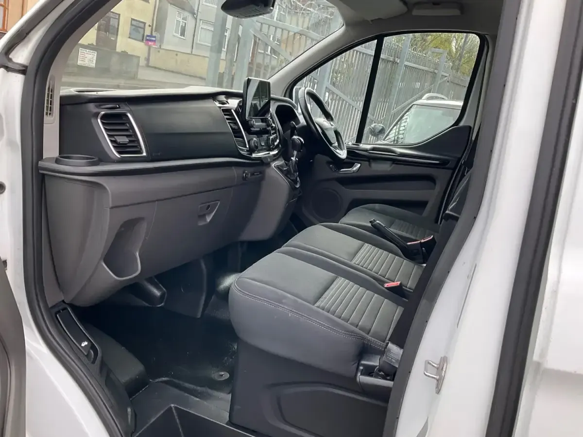 Usado Ford Transit Custom Limited 130 CV (95 kW) 2019 Blanco Van