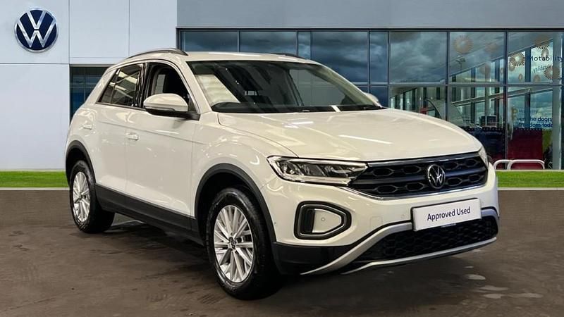 Used VW T-Roc Life 150 HP (110 kW) 2023 Pure white SUV